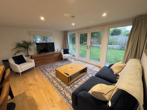 Little Foxwood - Garden Lodge with Sauna