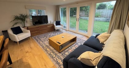 Little Foxwood - Garden Lodge with Sauna