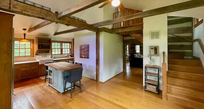 Hummingbird's Rest - Wine Country Cabin Retreat