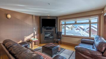 Appart'hÎtel Deluxe, balcon, vue montagne | Coin séjour