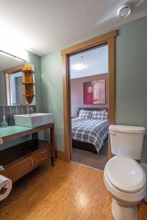 Deluxe Condo, Balcony, Mountain View | Bathroom - Raven's Nest - Mtn View & Hot Tub (Beaverdell)