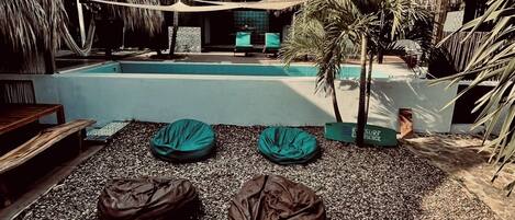 Chambre Double Deluxe, vue piscine | Terrasse/Patio