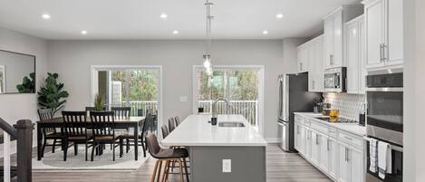 ميكروويف، فرن، موقد طهي مسطح، غسالة أطباق