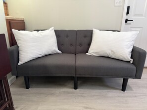 Smart TV - Vestavia Guest House-Cozy 1BR (Vestavia Hills)