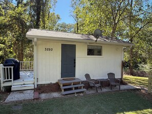 Terrace/patio - Vestavia Guest House-Cozy 1BR (Vestavia Hills)