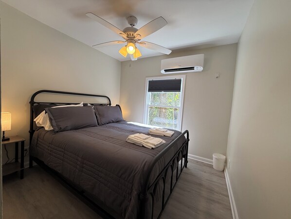 1 bedroom, free WiFi, bed sheets - Vestavia Guest House-Cozy 1BR (Vestavia Hills)