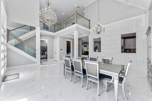 Dining - The Elara | Move Theatre | 6 Beds (Surrey)