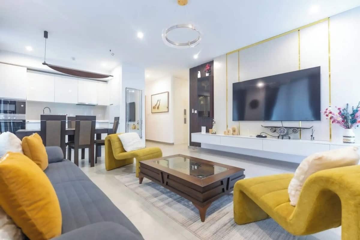 Luxury Apartment, City View | Living area