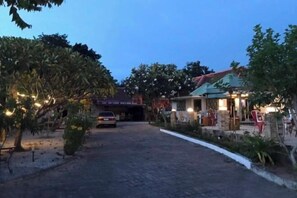 Property grounds - CHillin poolvilla pattaya (Pattaya)