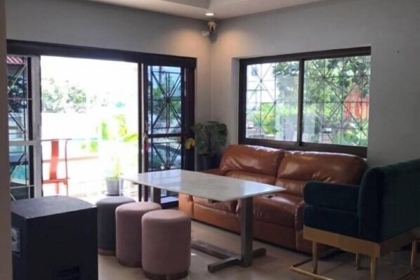 Lounge - CHillin poolvilla pattaya (Pattaya)