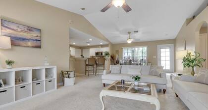 La Isla Coral 1032 - NE Cape Coral 3b 2ba heated pool Fresh Water Canal free Internet