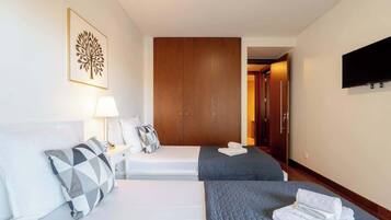 2 chambres, fer et planche à repasser, lit parapluie, Wi-Fi gratuit