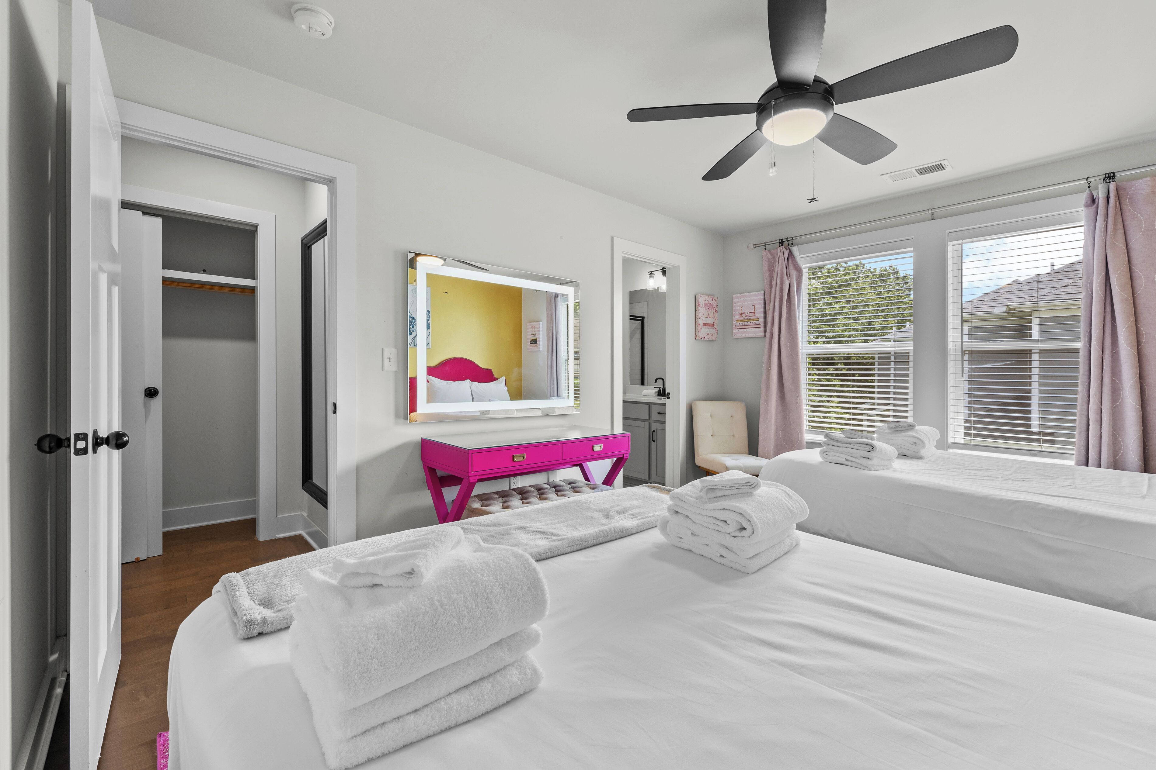 3 habitaciones, tabla de planchar con plancha y wifi gratis 