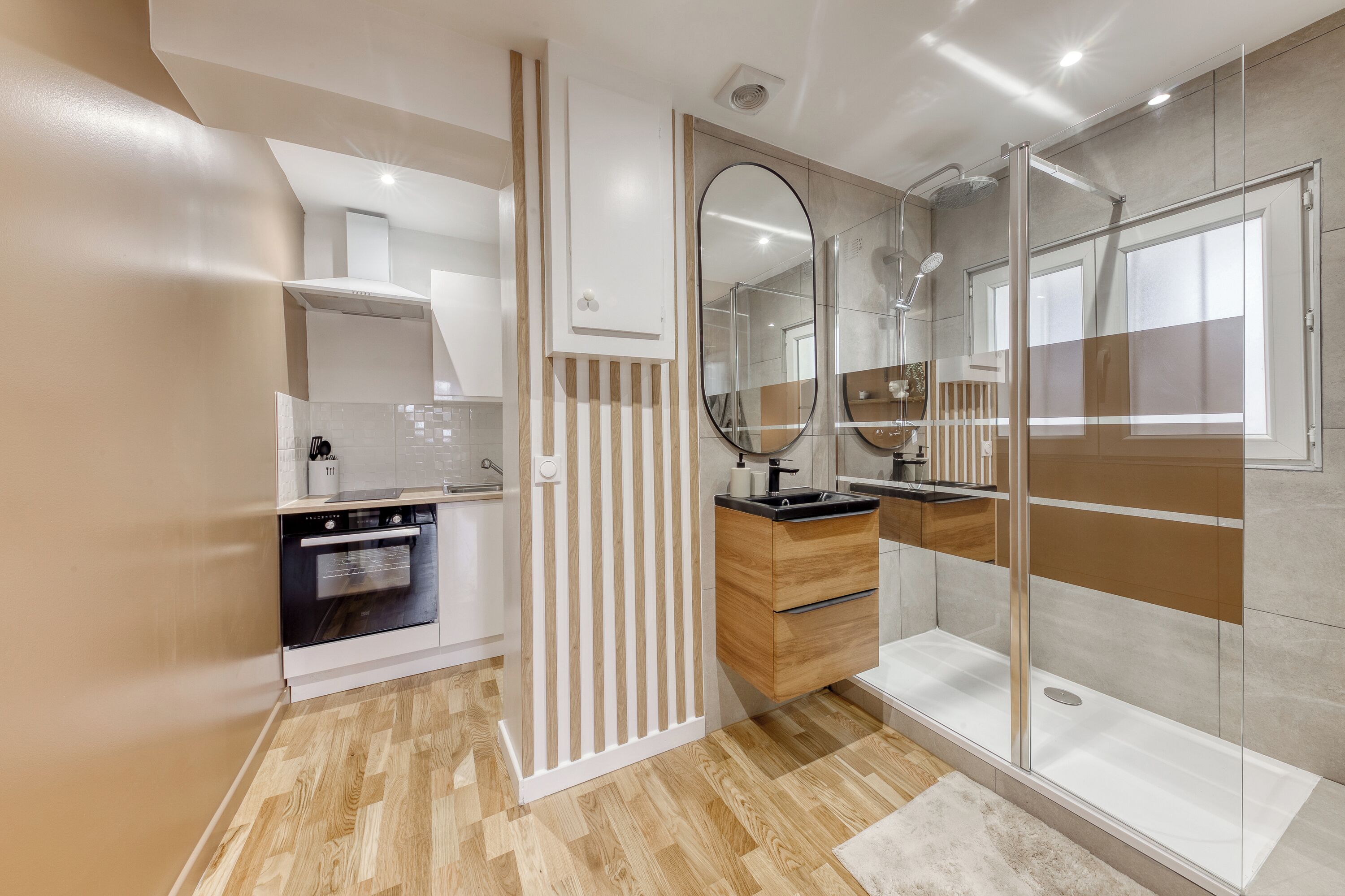 Serviettes fournies, savon, papier toilette