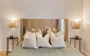 WiFi, bed sheets - Love Life Room-Jacuzzi-Netflix-Access-24/7-Private (Étampes)