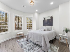 Bügeleisen/Bügelbrett, kostenloses WLAN, Bettwäsche