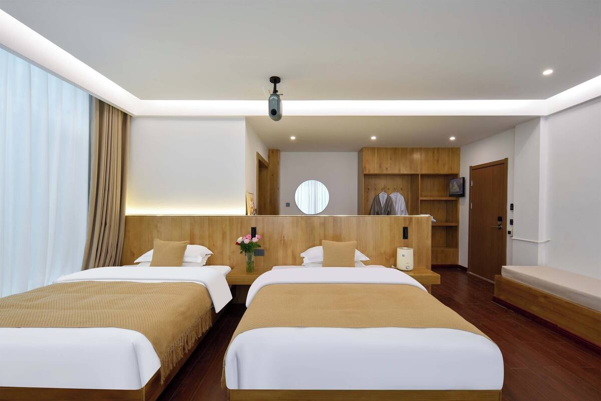 Superior Twin Room, Hill View | Desk, laptop workspace, blackout drapes, free WiFi