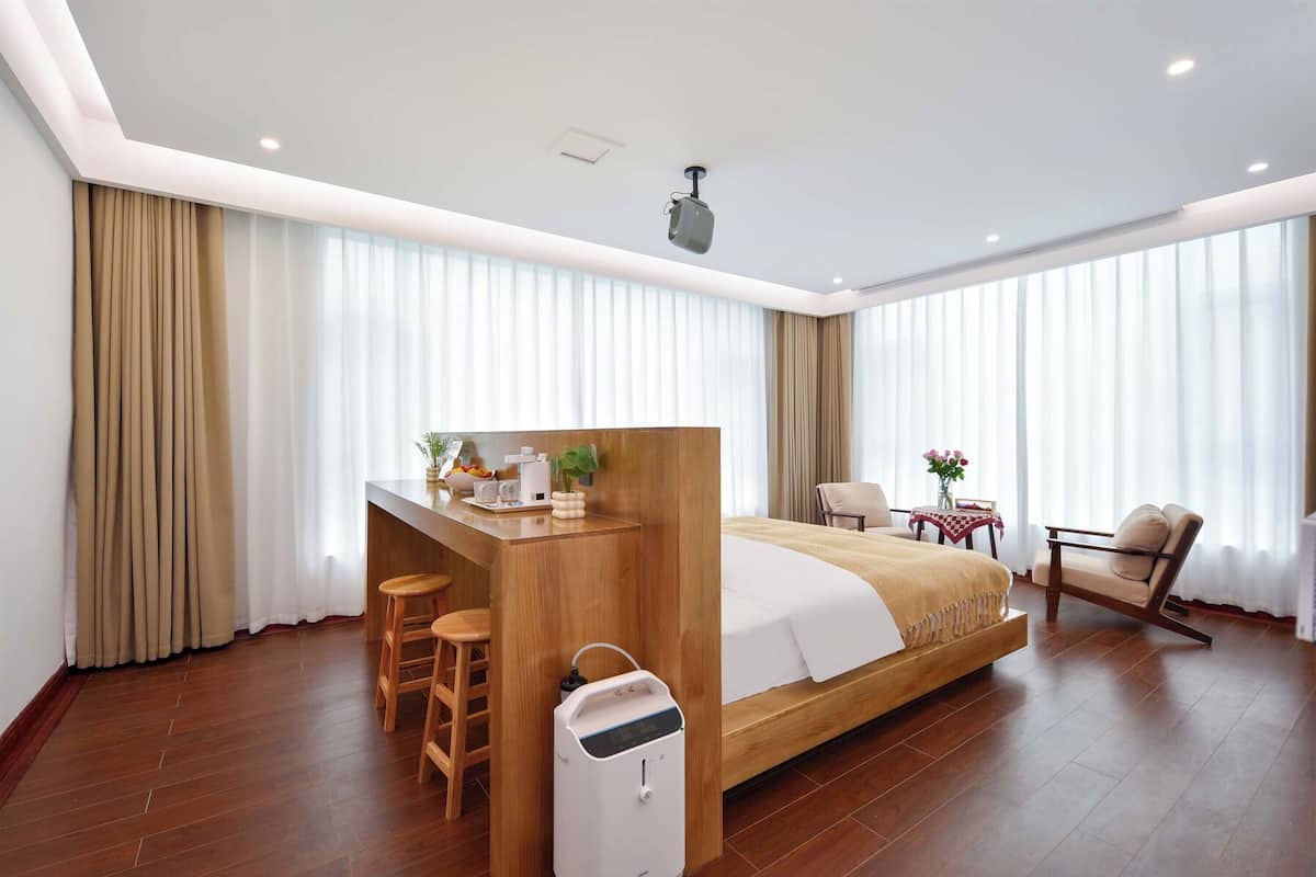 Luxury Double Room, Hill View | Desk, laptop workspace, blackout drapes, free WiFi