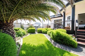 المنطقة المحيطة بالمنشأة