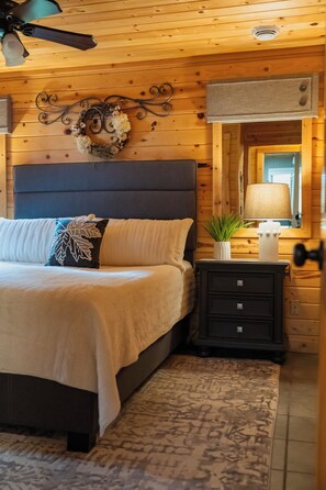 4 chambres, coffres-forts dans les chambres, bureau