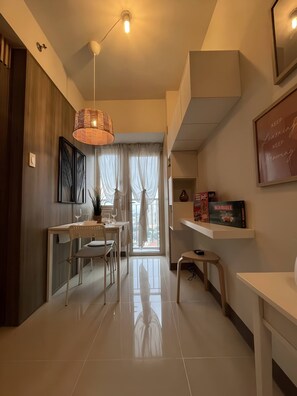 Apartment, 1 Bedroom, Balcony, City View | Interior - Luxury Bay Condo Near MOA With Balcony Free Wi-fi (Pasay)