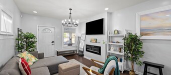 Newly Renovated 3BR 1.5BATHS Near Children's Hospital & Downtown Columbus!