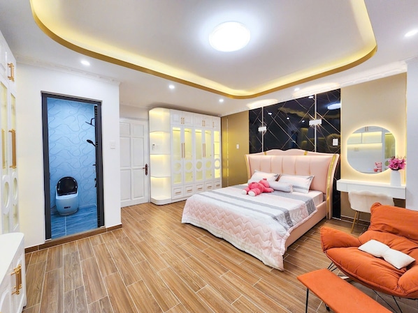 Habitación Deluxe, balcón, vista a la ciudad | Escritorio y wifi gratis 
