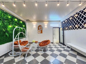 Departamento Deluxe, balcón, vista a la ciudad | Vista del balcón