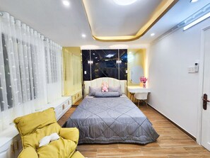 Departamento Deluxe, balcón, vista a la ciudad | Escritorio y wifi gratis