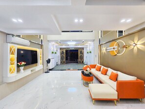 豪華客房, 陽台, 城市 景觀 | 起居區