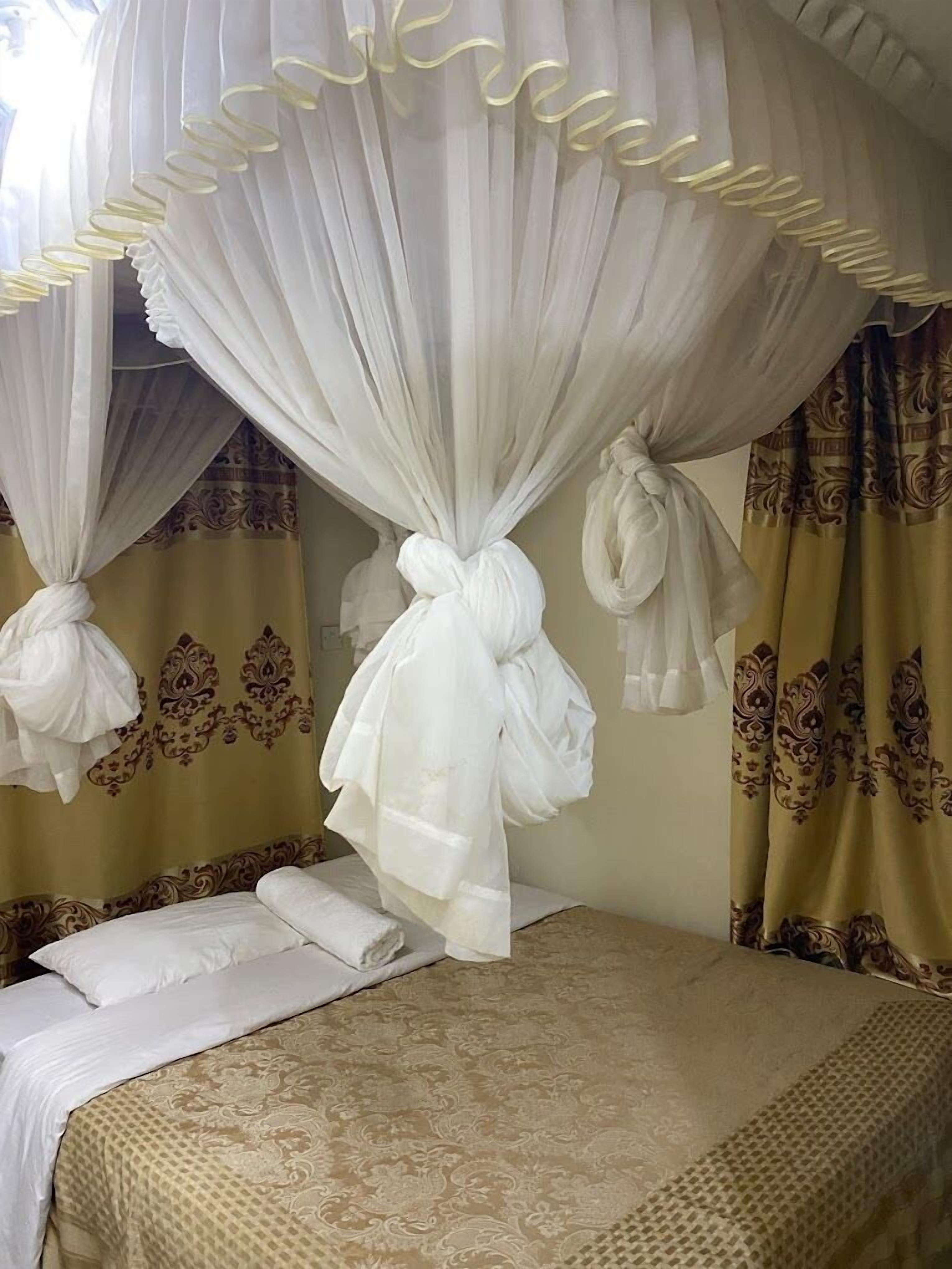 Deluxe Double Room, Garden View | Free WiFi, bed sheets