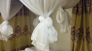 Deluxe-Doppelzimmer, Gartenblick | Kostenloses WLAN, Bettwäsche