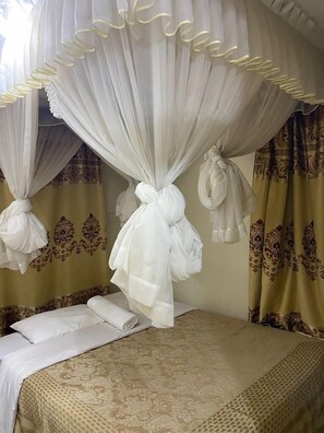 Deluxe Double Room, Garden View | Free WiFi, bed sheets