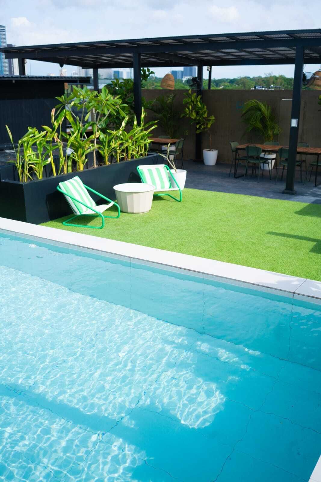 Rooftop pool