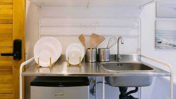 Desk, laptop workspace, free WiFi