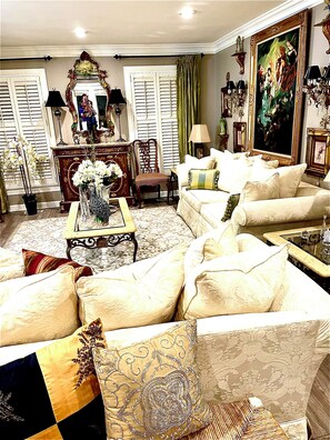 TV - Charming 1-bedroom condo in marvelous Spartanburg with AC (Spartanburg)