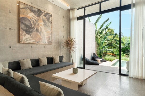 Deluxe Villa, Private Pool, Pool View | Living area