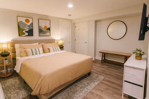 Comfy 2 Beds+1 Bath+Parking 13 mins from Boston