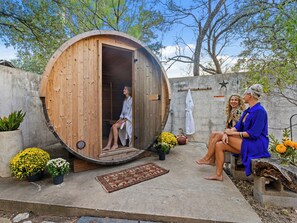 المنطقة المحيطة بالمنشأة