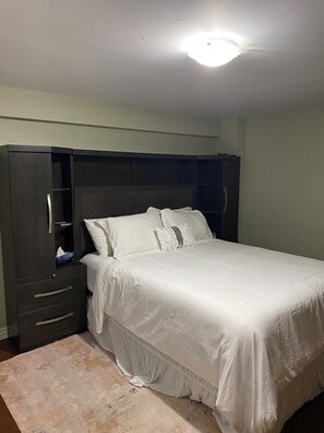 2 bedrooms, iron/ironing board, WiFi, bed sheets