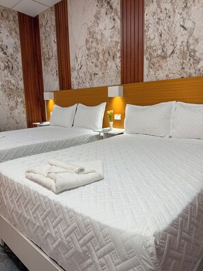 Family Room | Laptop workspace, free WiFi - HOTEL BARAMAR MOCAA (Moca)