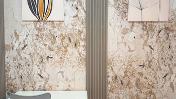 Classic Double Room | Laptop workspace, free WiFi