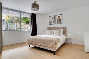 2 chambres, fer et planche à repasser, Wi-Fi, draps fournis