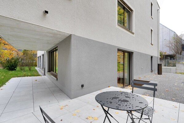 Outdoor dining - Blueground | Enge, terrace, nr Lake Zurich (Zurich)