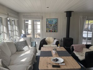 Télévision, cheminée