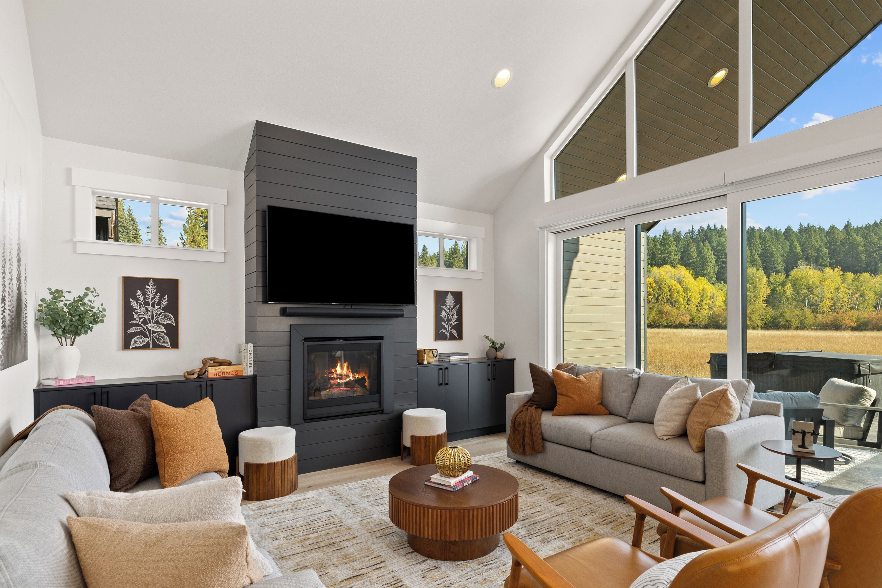 Smart TV, fireplace, foosball, table tennis