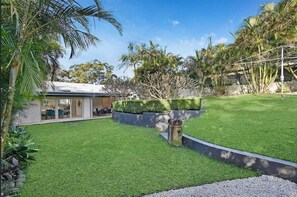 Property grounds - Northern Beaches Family Home with direct park access (Elanora Heights)