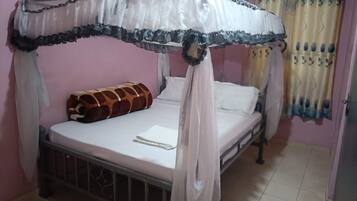 Deluxe Single Room | Free WiFi, bed sheets