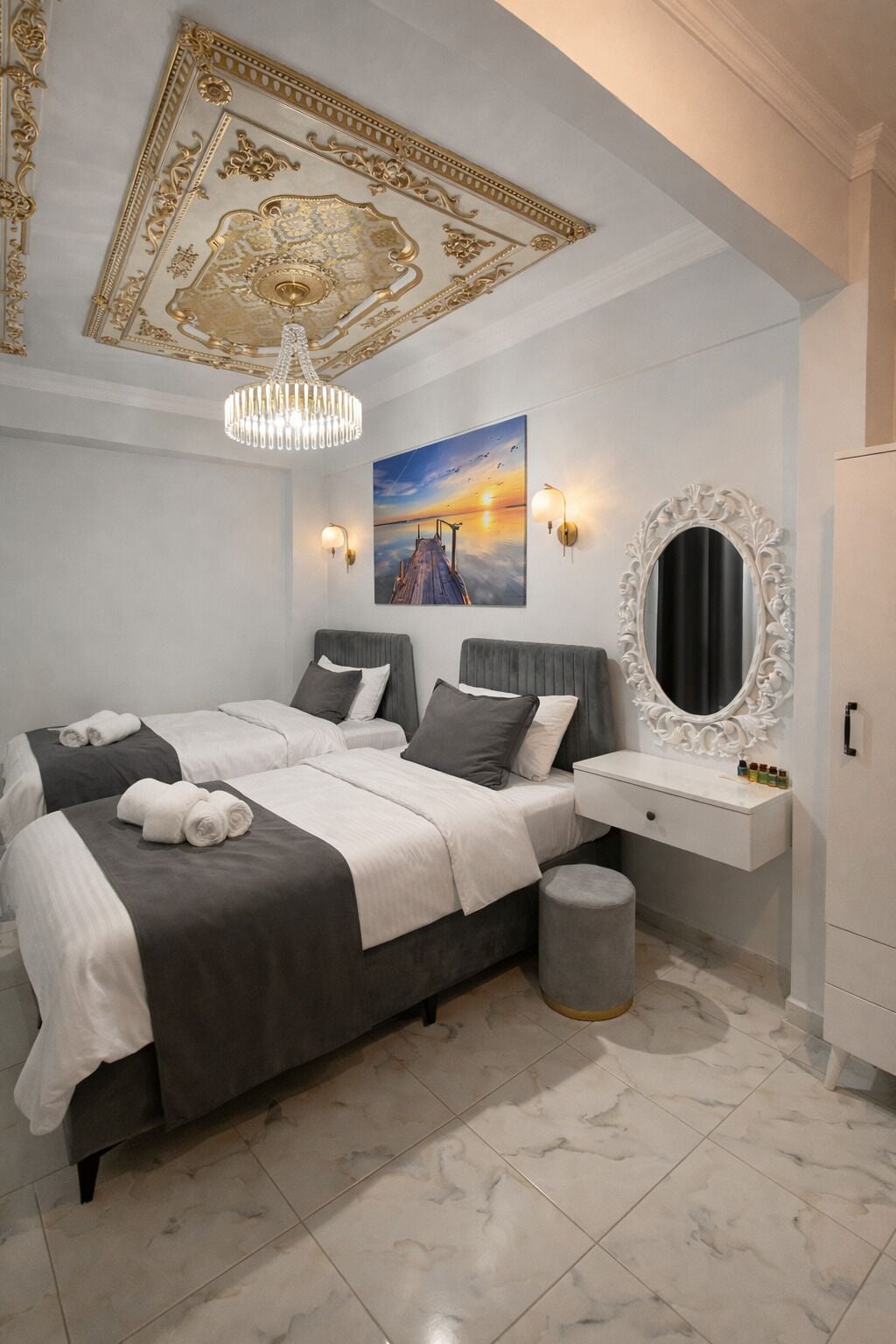 Chambre Deluxe avec lits jumeaux | Coffres-forts dans les chambres, bureau, rideaux occultants