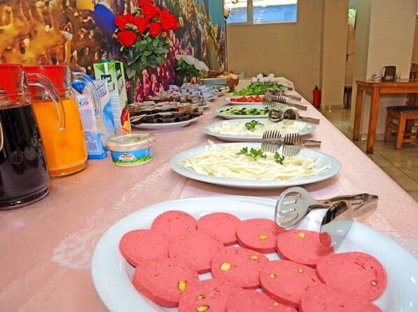 Free daily full breakfast